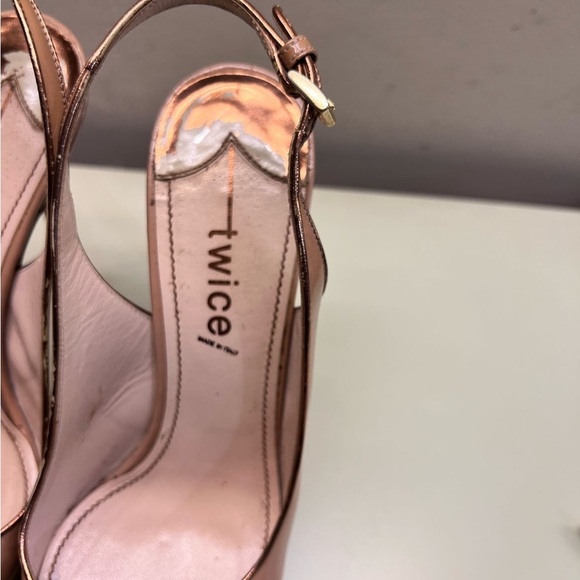 TWICE MADE IN ITAKY Tan Stiletto Slingback Heels WITH COOL SPARKLE DESIGN PIECE - Picture 6 of 9